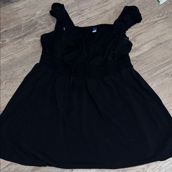 Old Navy Dresses & Skirts - Old Navy Black Smocked Babydoll Tank Top